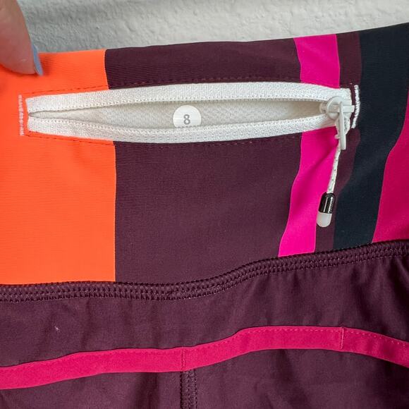 Lululemon Run Times Short *4-way Stretch Bordeaux Drama Blossom Stripe Sz 8 - Picture 5 of 9